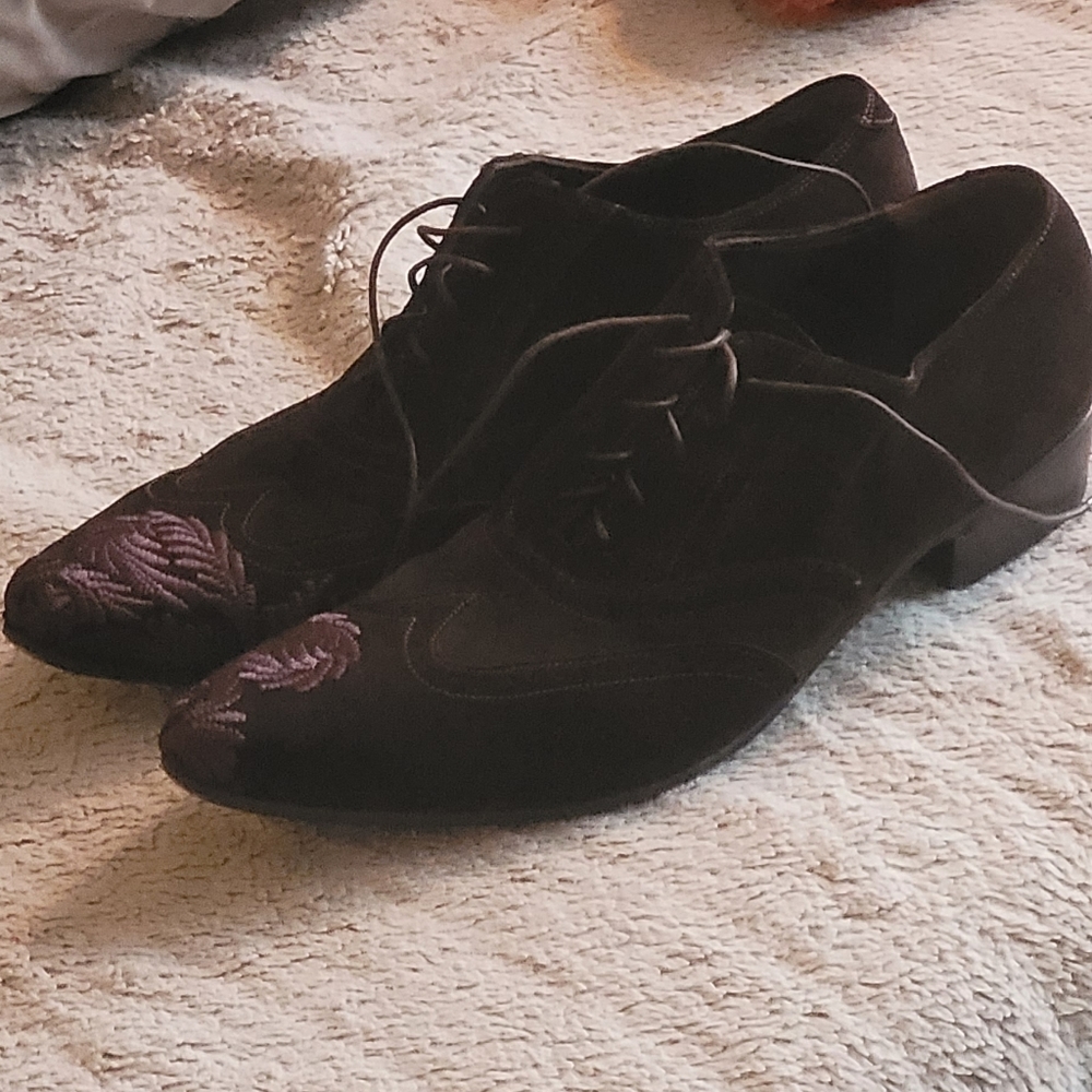 Rare Gianni Barbato suede designer oxfords.